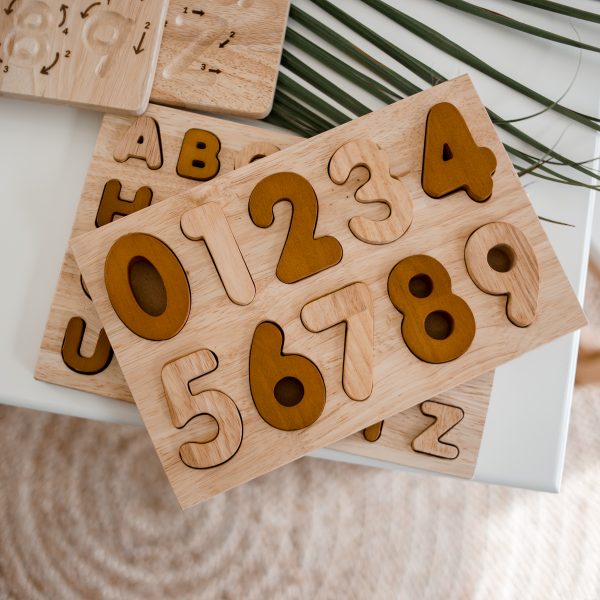 QToys Natural number puzzle