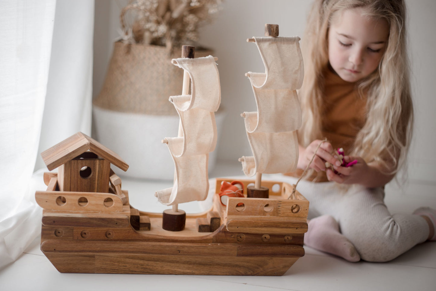 QToys Wooden Pirate Ship