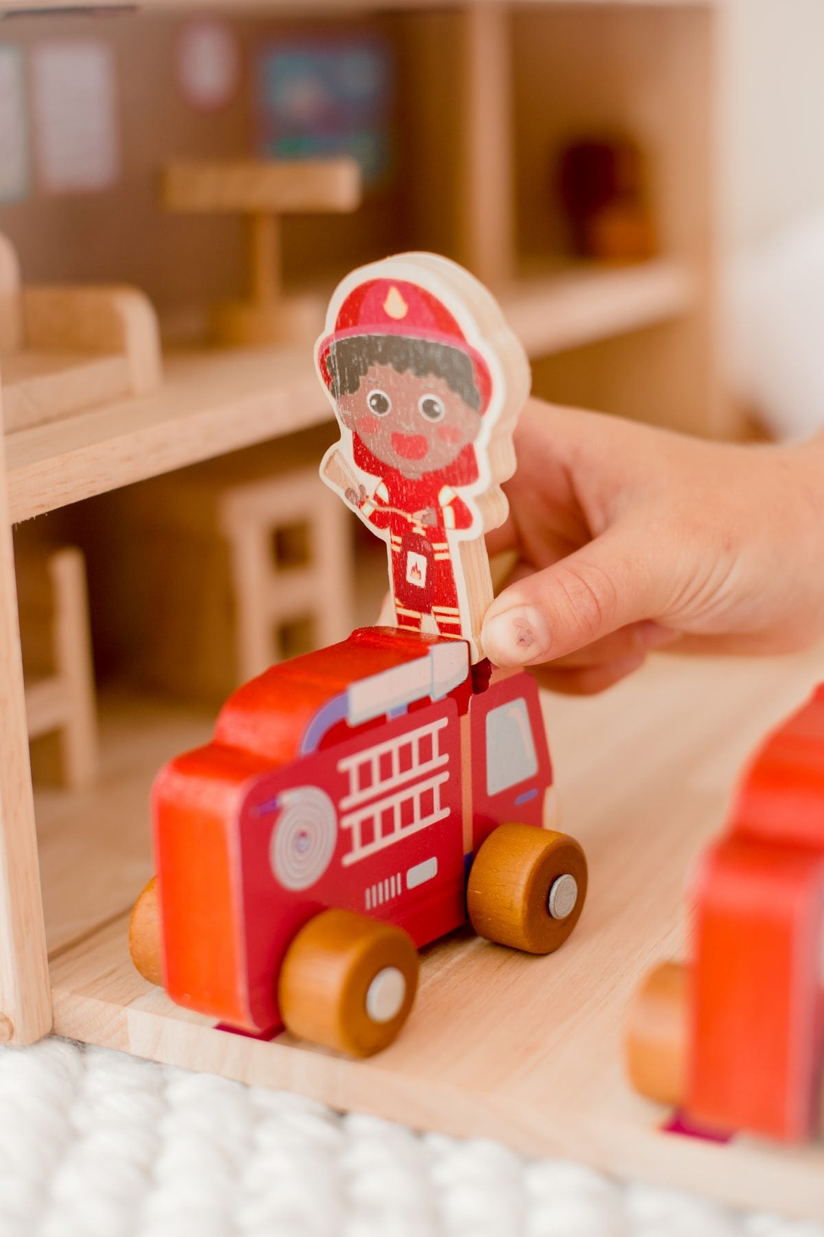 QToys Portable Fire Station