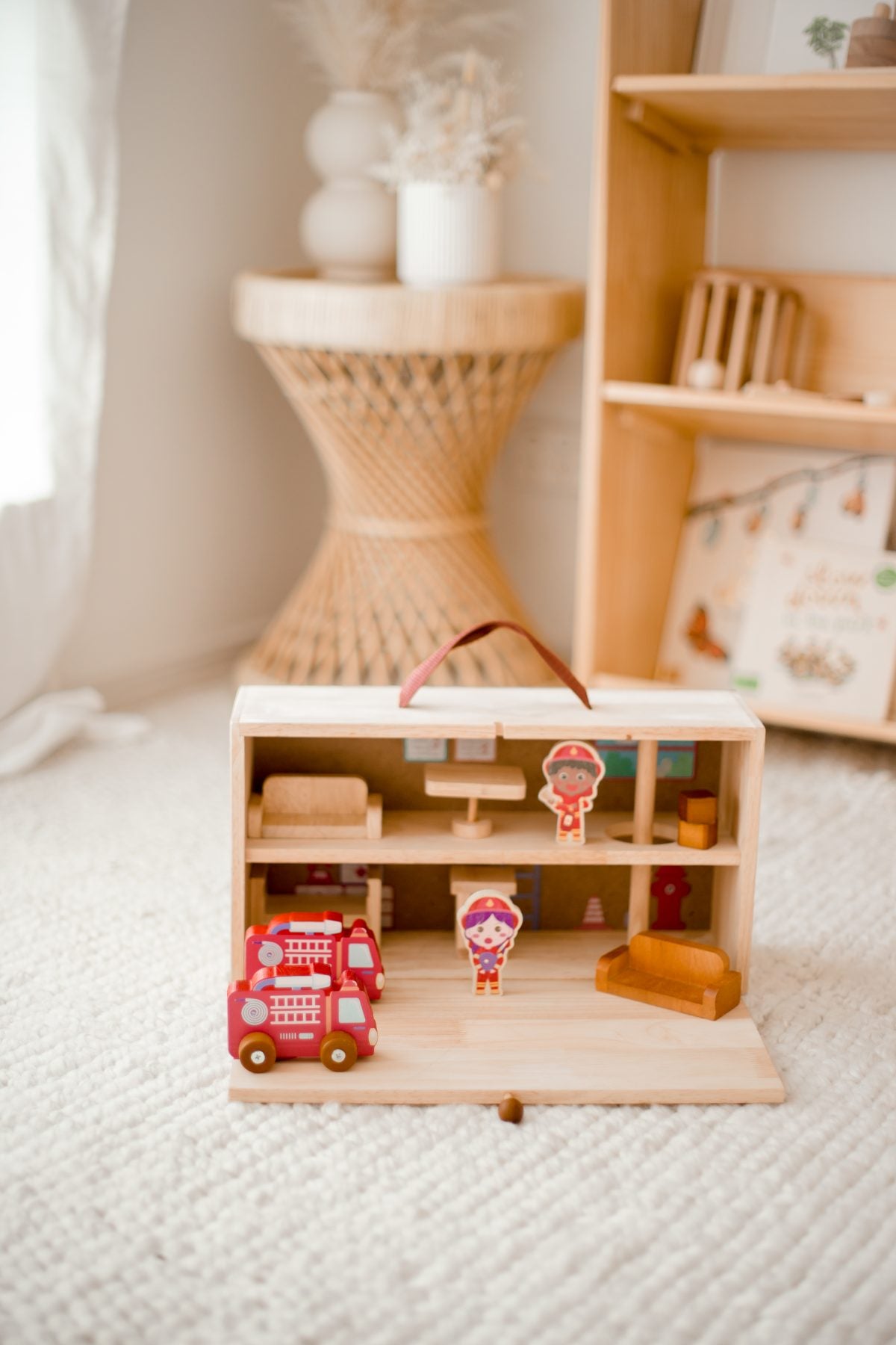 QToys Portable Fire Station