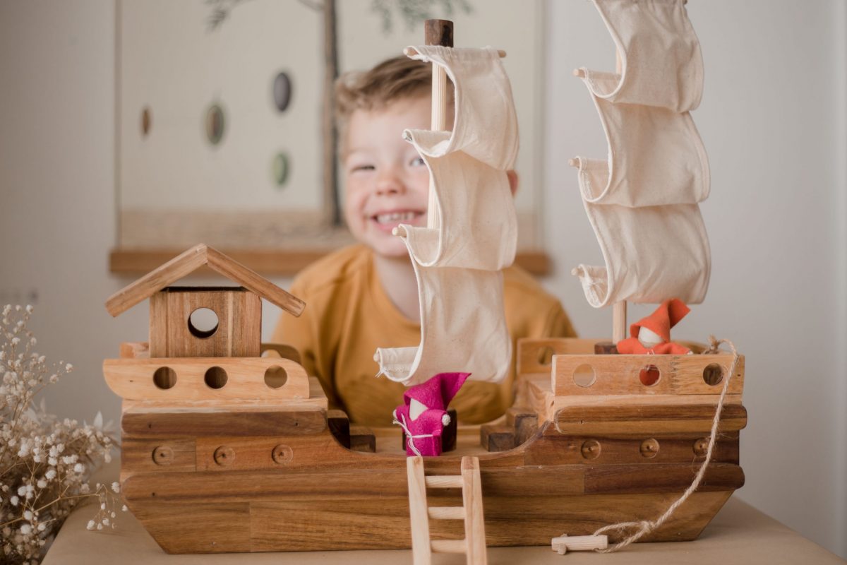 QToys Wooden Pirate Ship