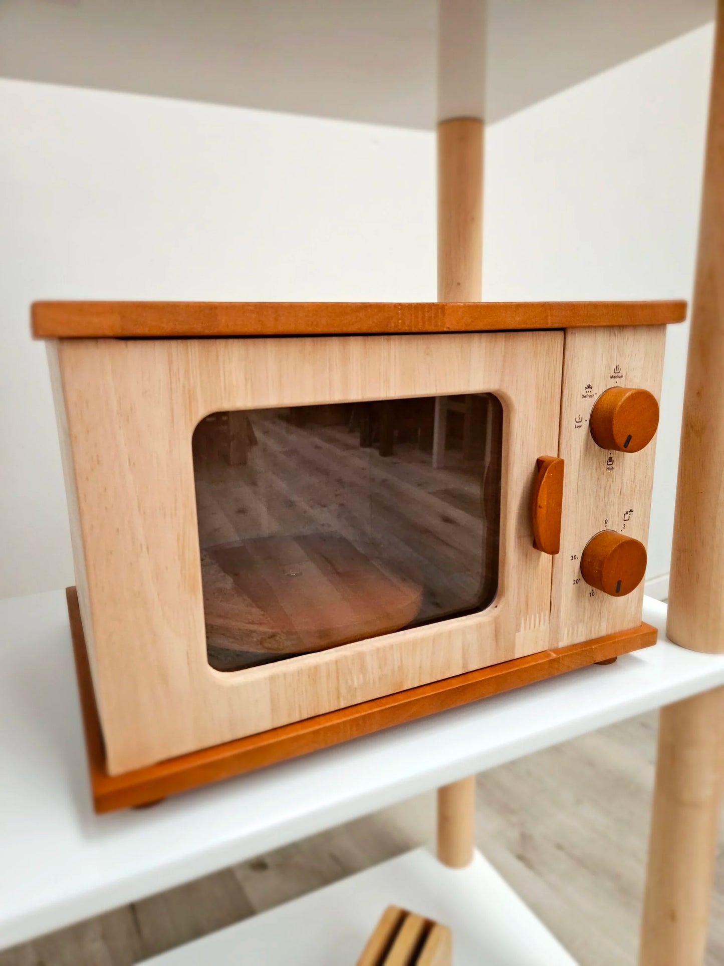 QToys Wooden Microwave Oven